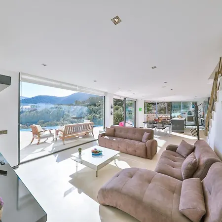 Vilă Sleeps 8 With Pool Air Con And Wifi *