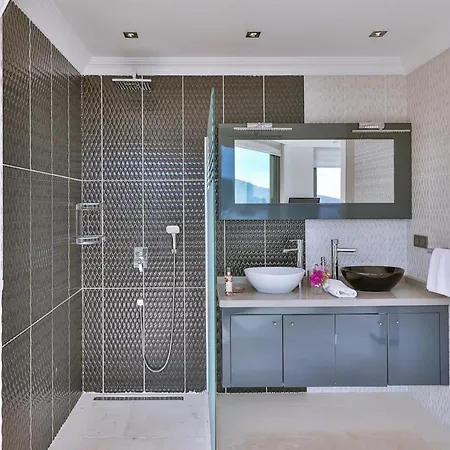 Sleeps 8 With Pool Air Con And Wifi Vilă Kalkan